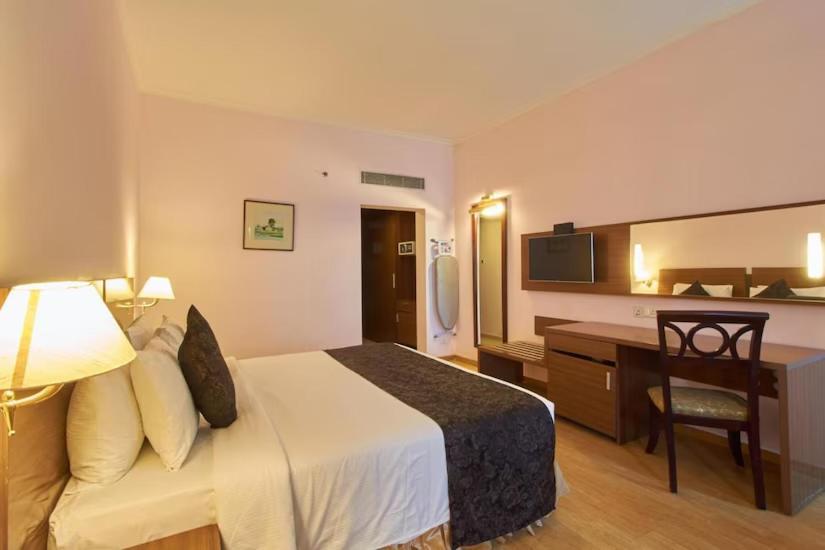 The Quilon Beach Hotel&centro de convenciones Kollam Exterior foto
