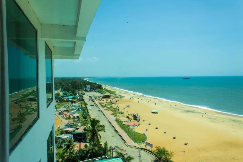 The Quilon Beach Hotel&centro de convenciones Kollam Exterior foto