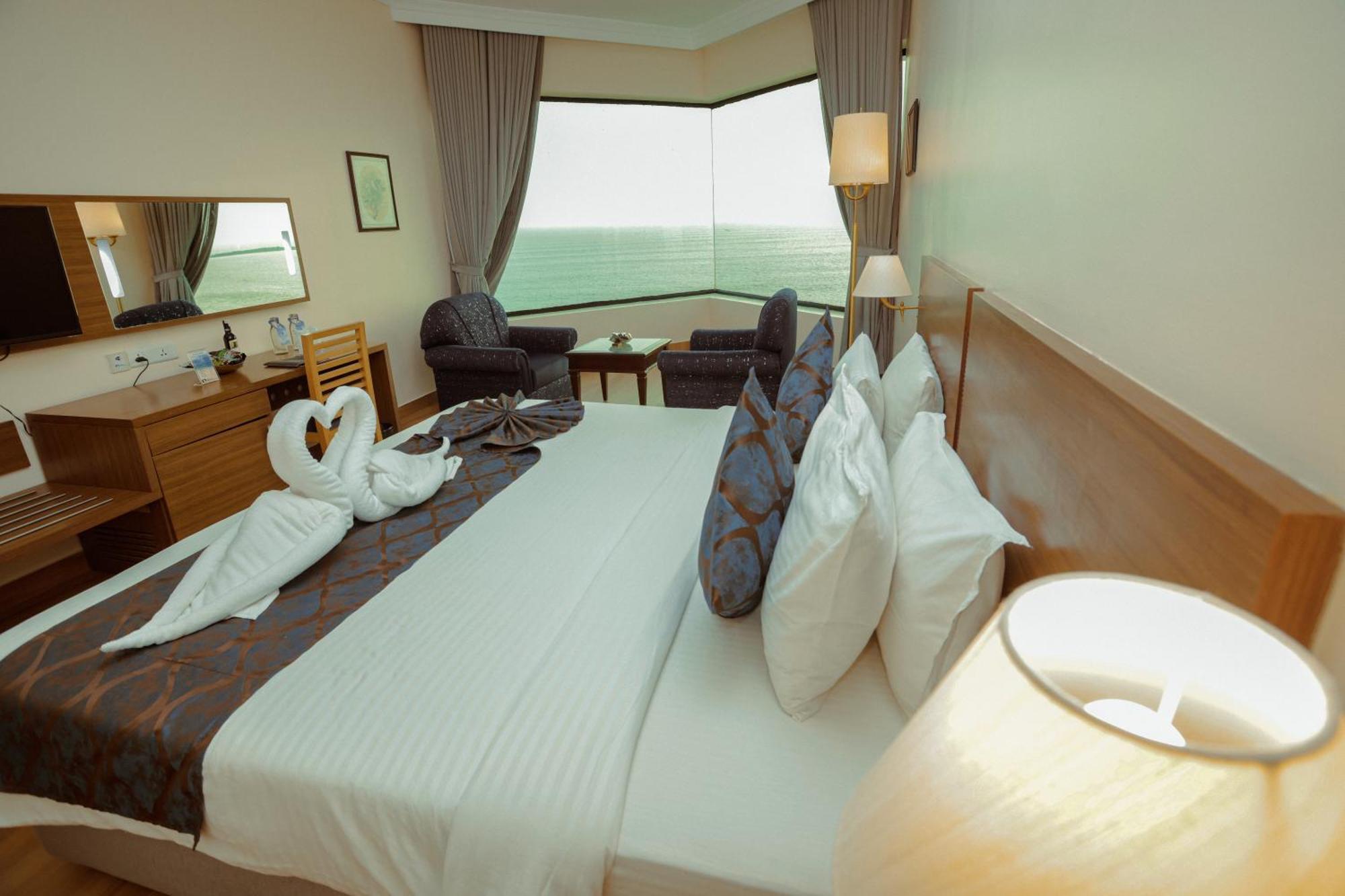 The Quilon Beach Hotel&centro de convenciones Kollam Exterior foto