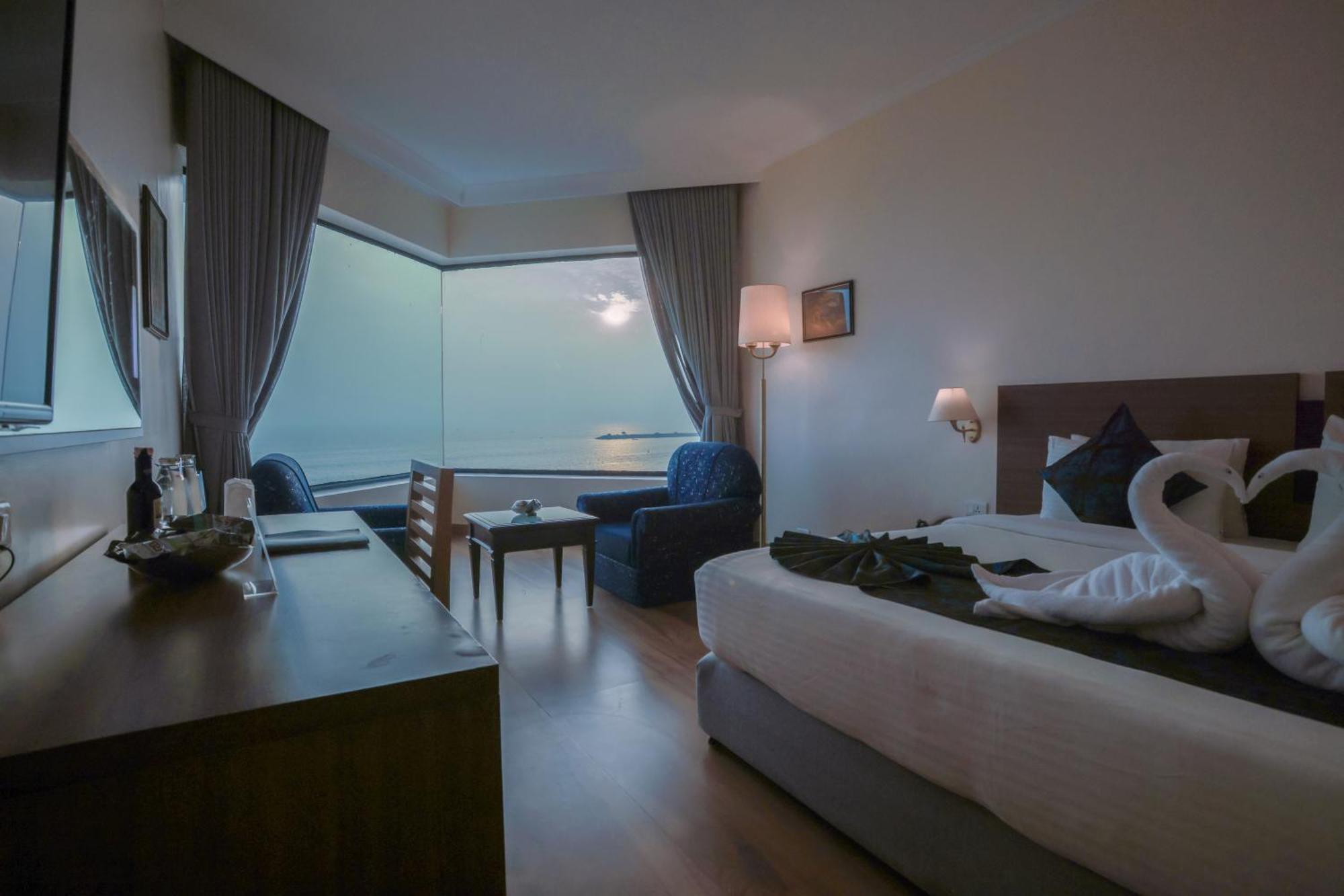 The Quilon Beach Hotel&centro de convenciones Kollam Exterior foto