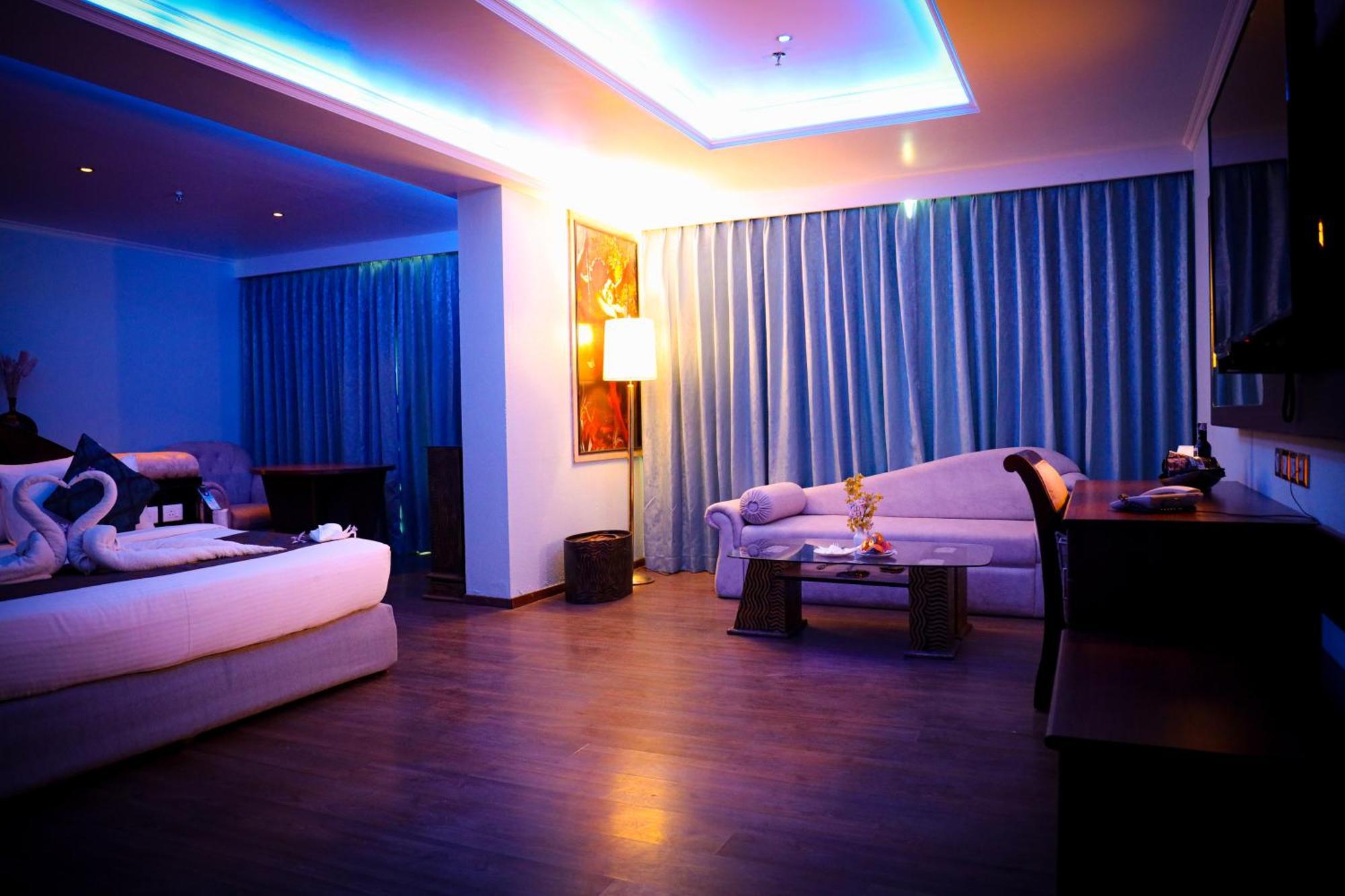 The Quilon Beach Hotel&centro de convenciones Kollam Exterior foto
