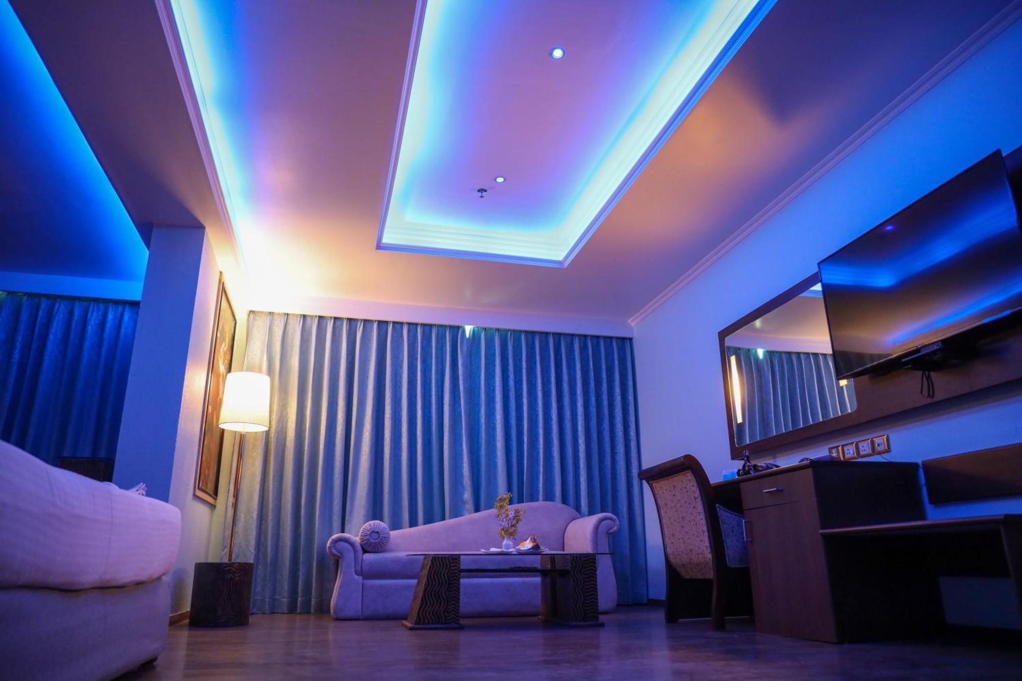 The Quilon Beach Hotel&centro de convenciones Kollam Exterior foto