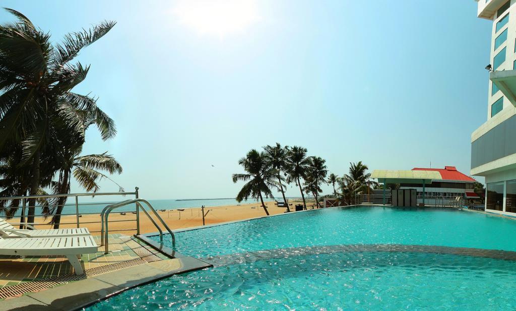 The Quilon Beach Hotel&centro de convenciones Kollam Exterior foto